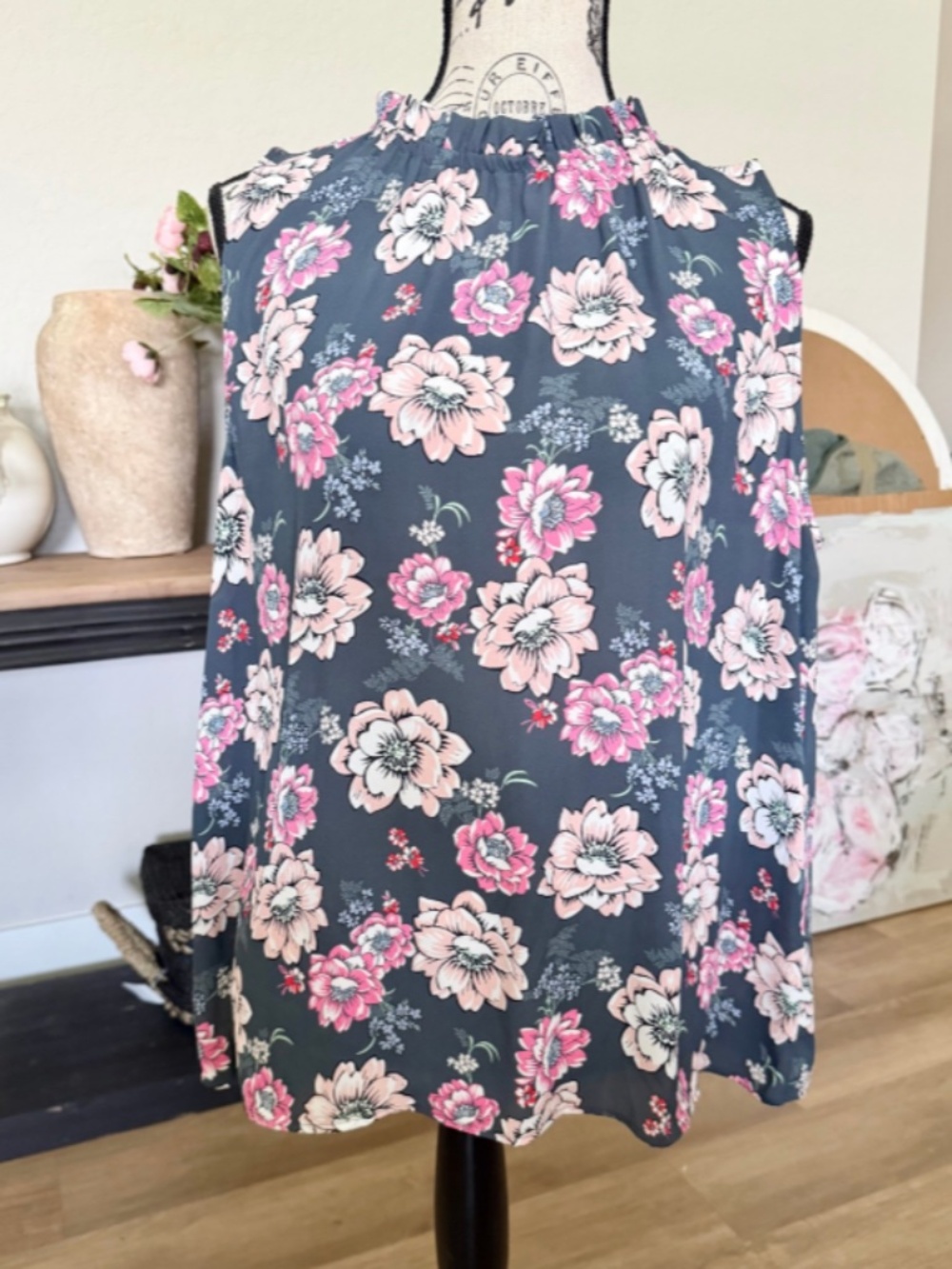 LOFT Gray & Pink Floral Sleeveless Top